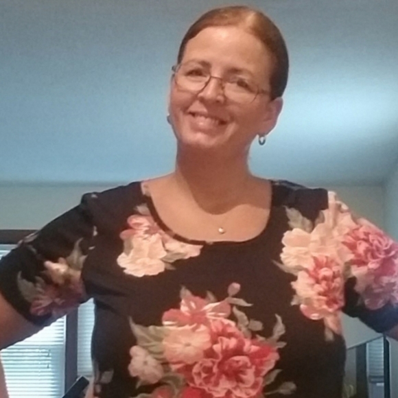 Meet your Posher, Lisa - Picture 2 of 2